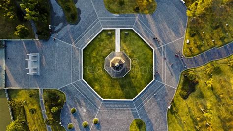 東臺公園在哪裏，我們是否可以從文學的角度探討公園的意義與功能？